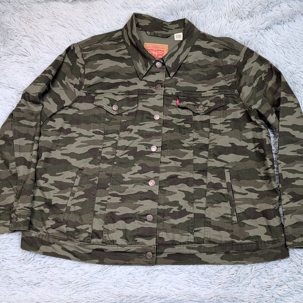 Levi's Jacket Womens 2X Green Camo Gorpcore Outdoors Hiking Military Denim